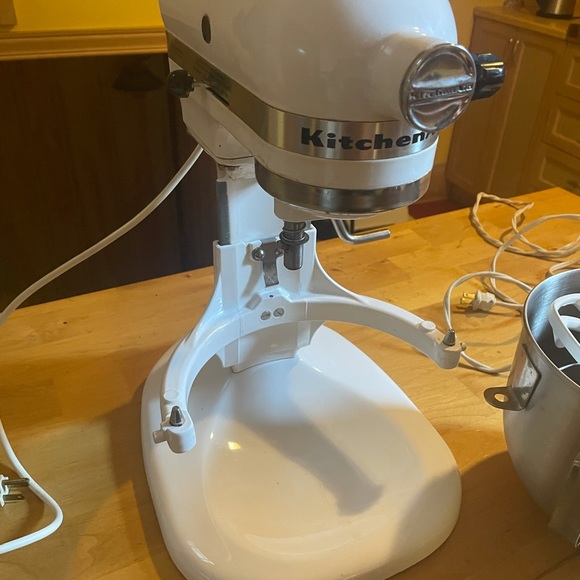 KitchenAid mixer - Picture 7 of 8